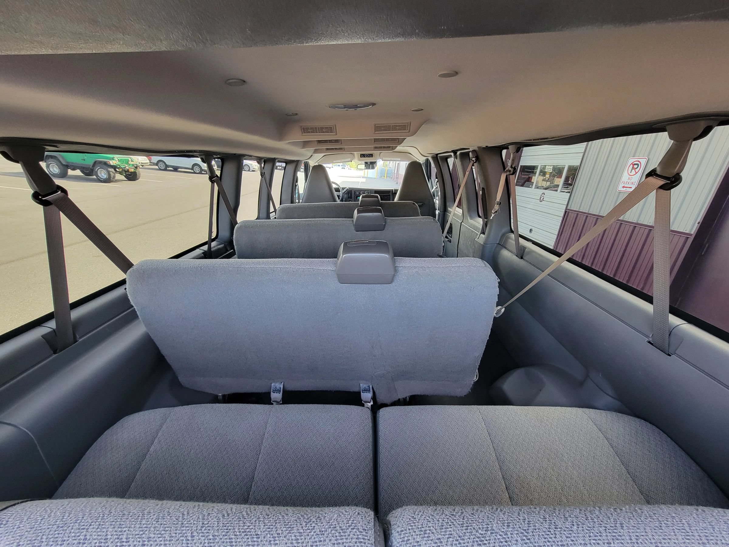 Used 2025 Chevrolet Express 3500 LT w/ LT Preferred Equipment Group RWD image 13