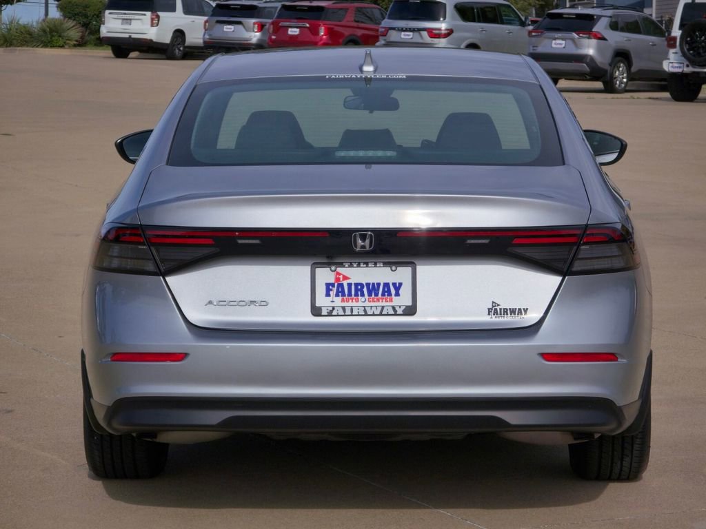 Used 2023 Honda Accord EX image 5