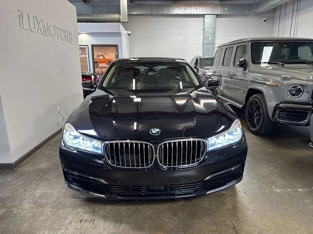 Used 2018 BMW 750i RWD image 3