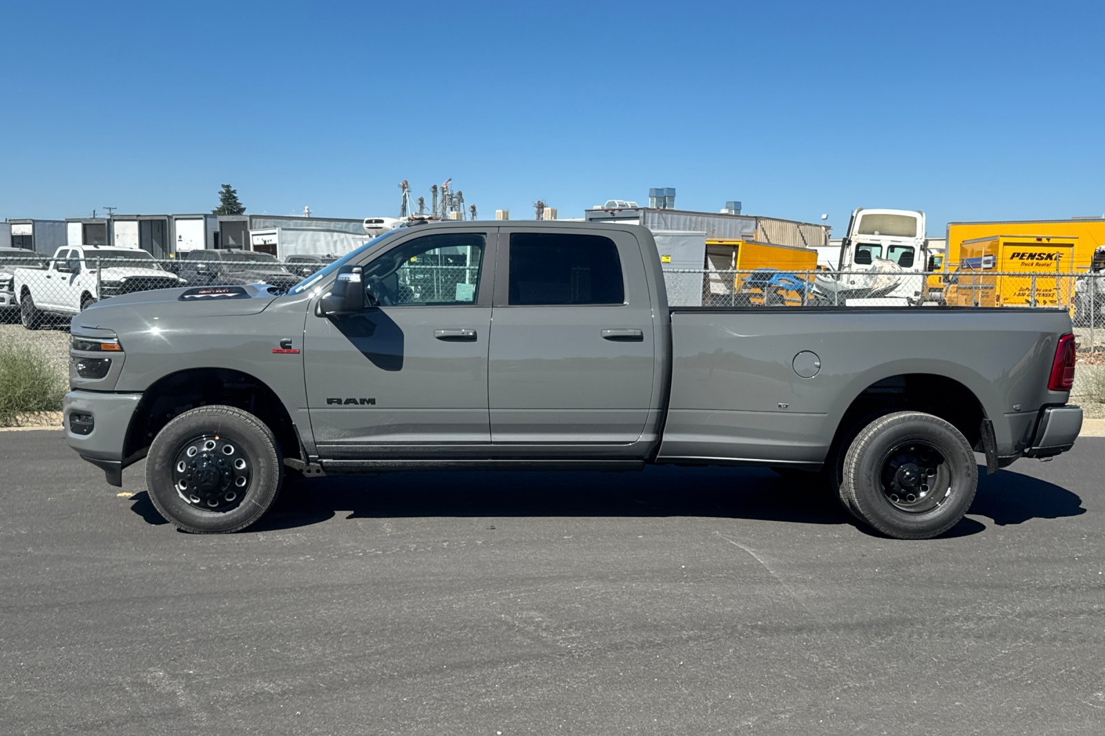 New 2026 RAM 3500 Laramie AWD/4WD image 6