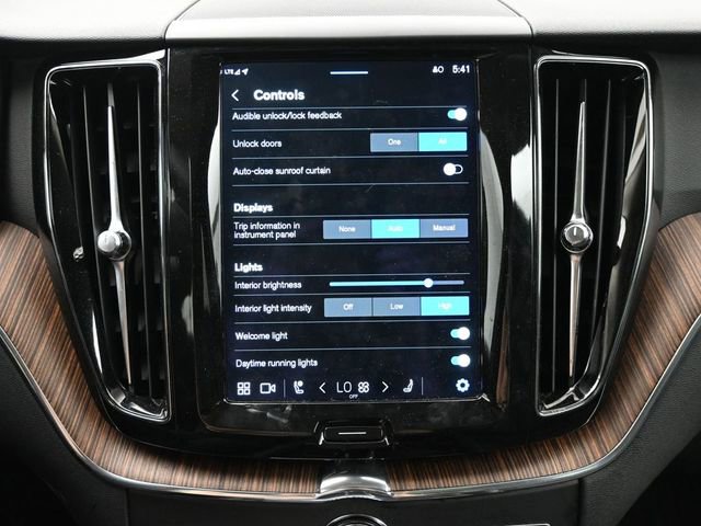 Used 2023 Volvo XC60 B5 Plus w/ Protection Package Premier image 18