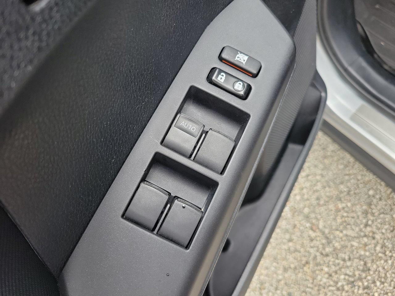 Used 2017 Toyota RAV4 LE FWD image 14