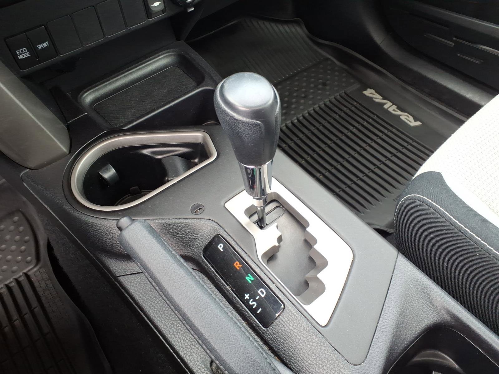 Used 2018 Toyota RAV4 XLE image 17