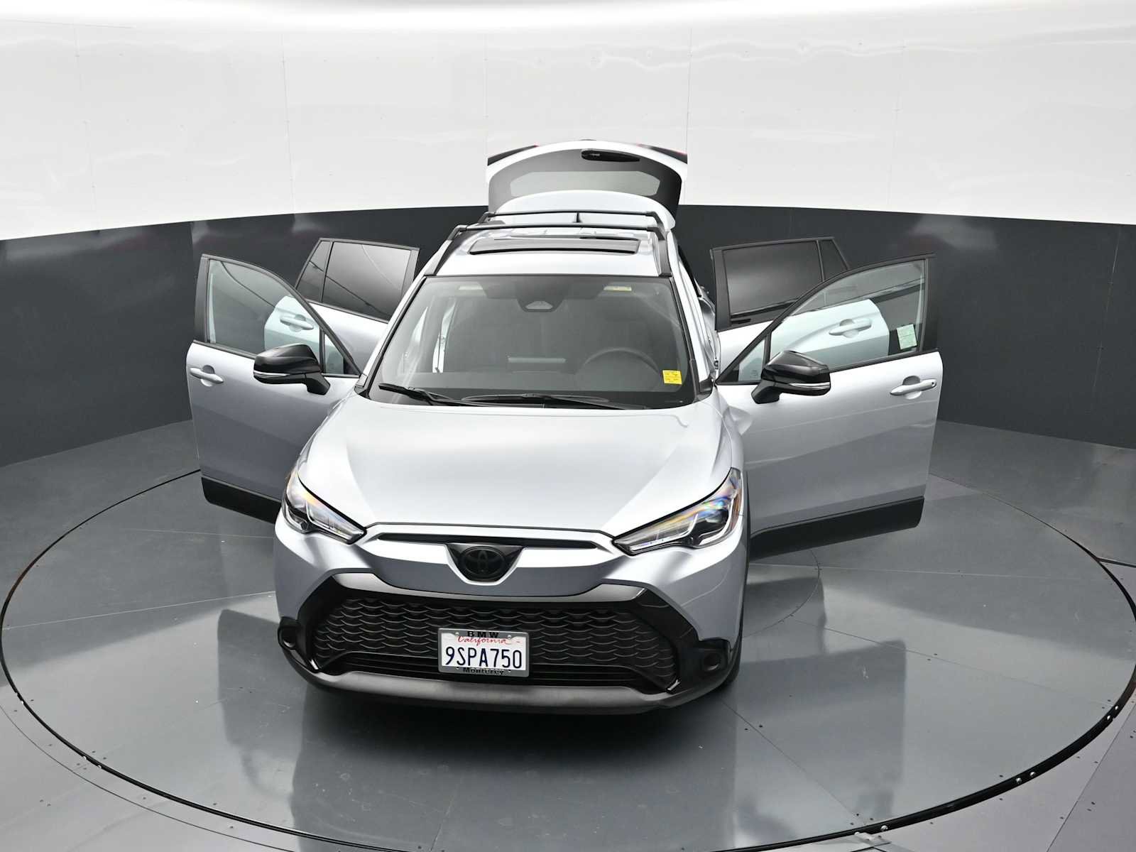 Used 2025 Toyota Corolla Cross AWD Hybrid w/ Moonroof Package image 32