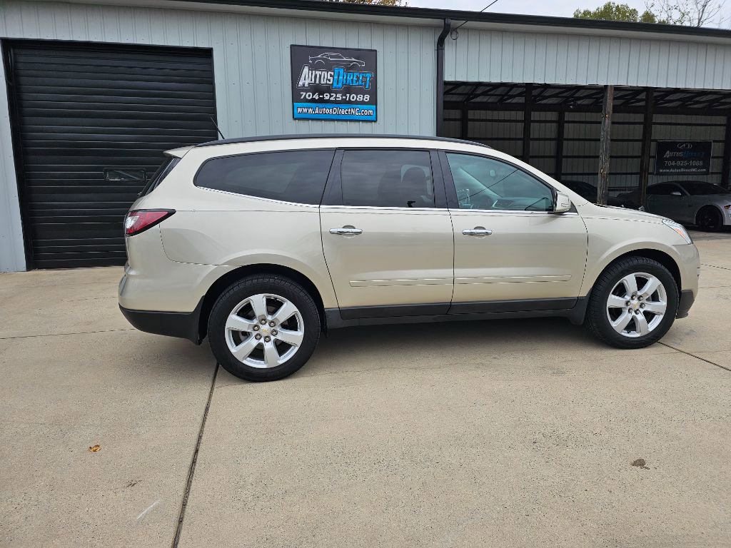 Used 2016 Chevrolet Traverse LT w/ Style and Technology Package image 5