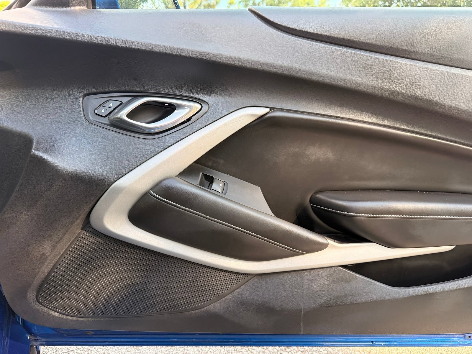 Used 2018 Chevrolet Camaro SS RWD image 40