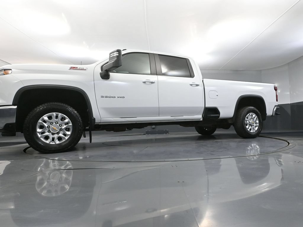 Used 2025 Chevrolet Silverado 3500 LT w/ Safety Package AWD/4WD image 56