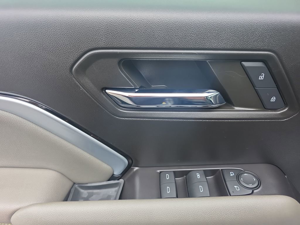 Used 2024 Chevrolet Colorado ZR2 w/ Technology Package AWD/4WD image 20