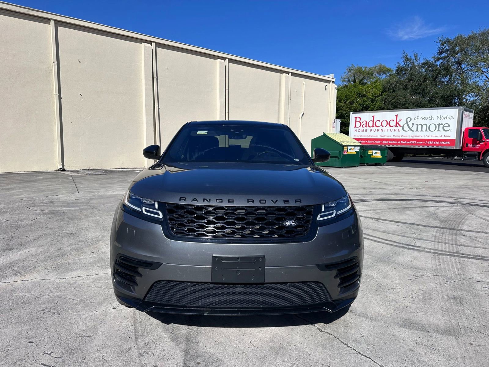 Used 2018 Land Rover Range Rover Velar R-Dynamic SE AWD/4WD image 2