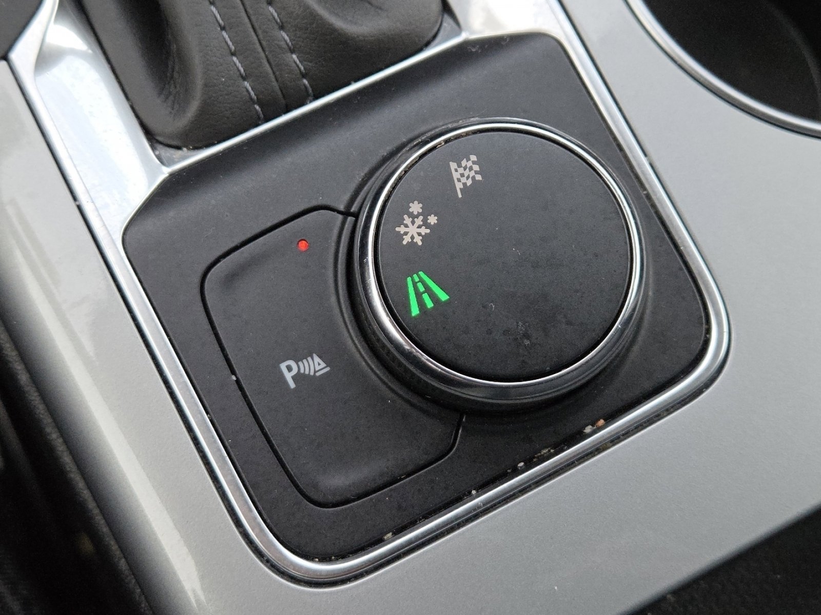 Used 2020 Chevrolet Blazer LT FWD image 8