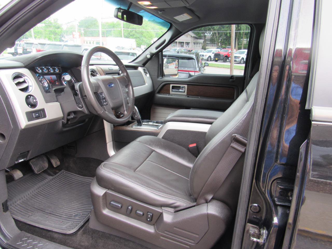 Used 2014 Ford F150 Lariat w/ Lariat Chrome Package AWD/4WD image 16