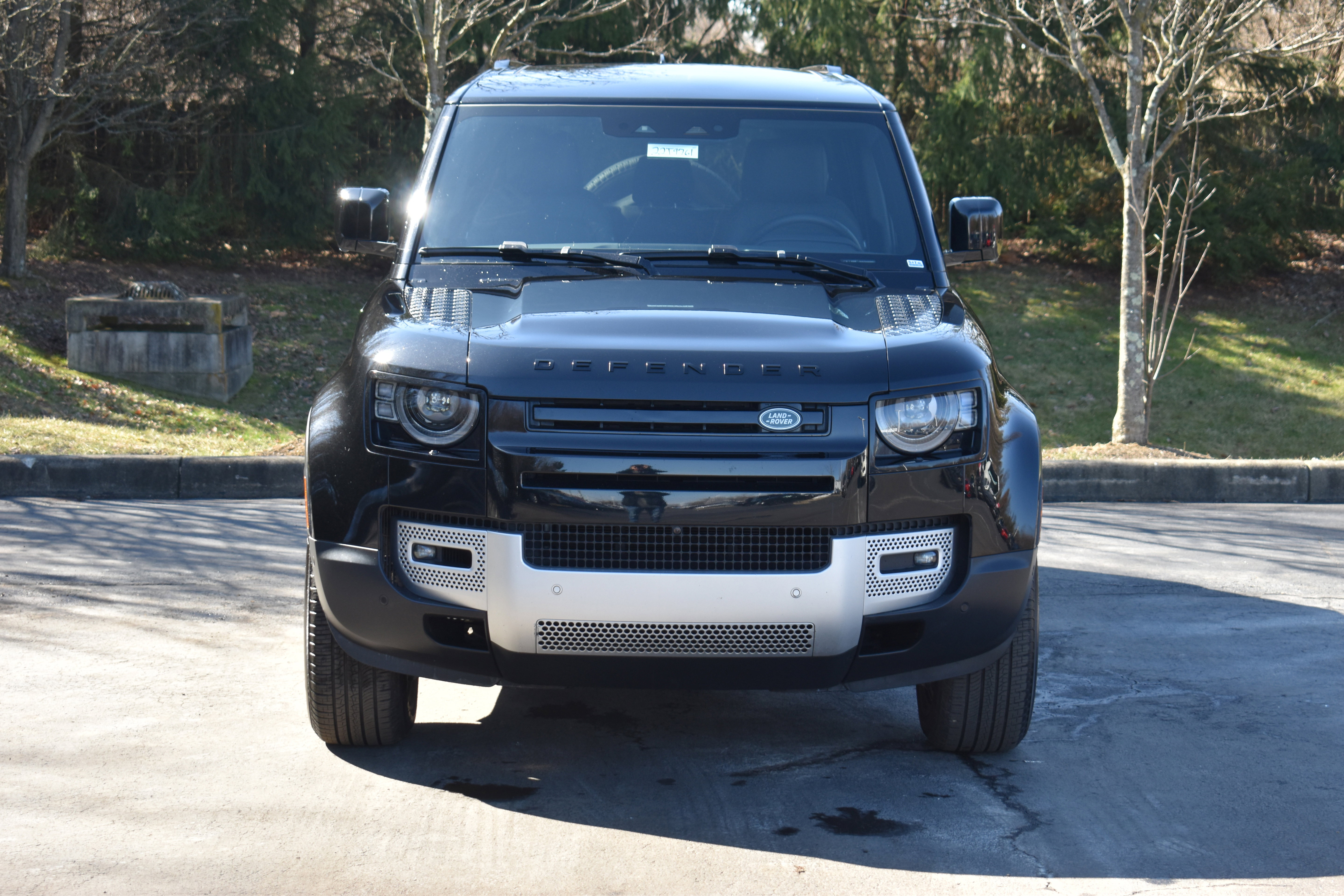 Used 2025 Land Rover Defender 110 S AWD/4WD image 2