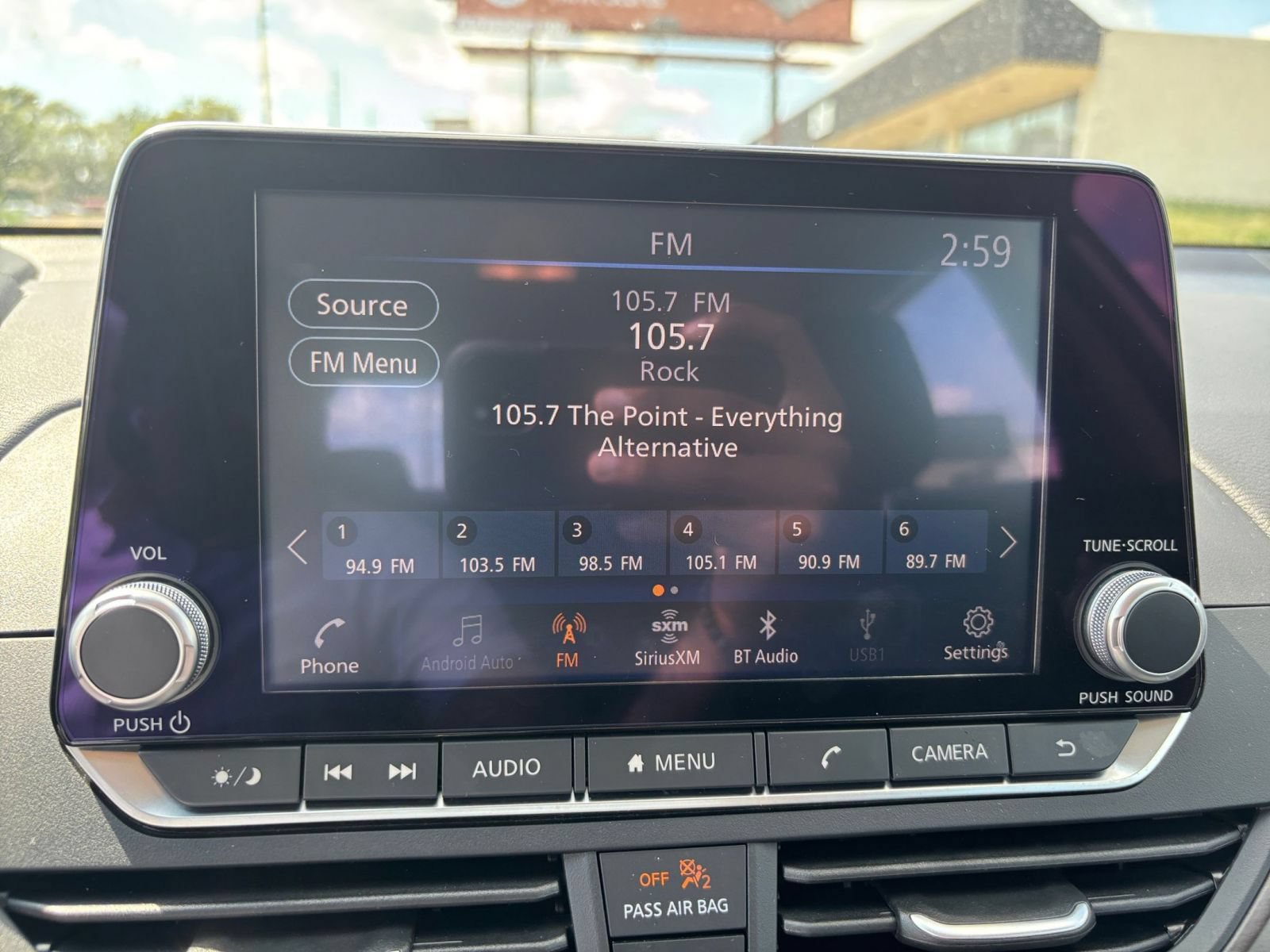 Used 2025 Nissan Altima 2.5 SV FWD image 19