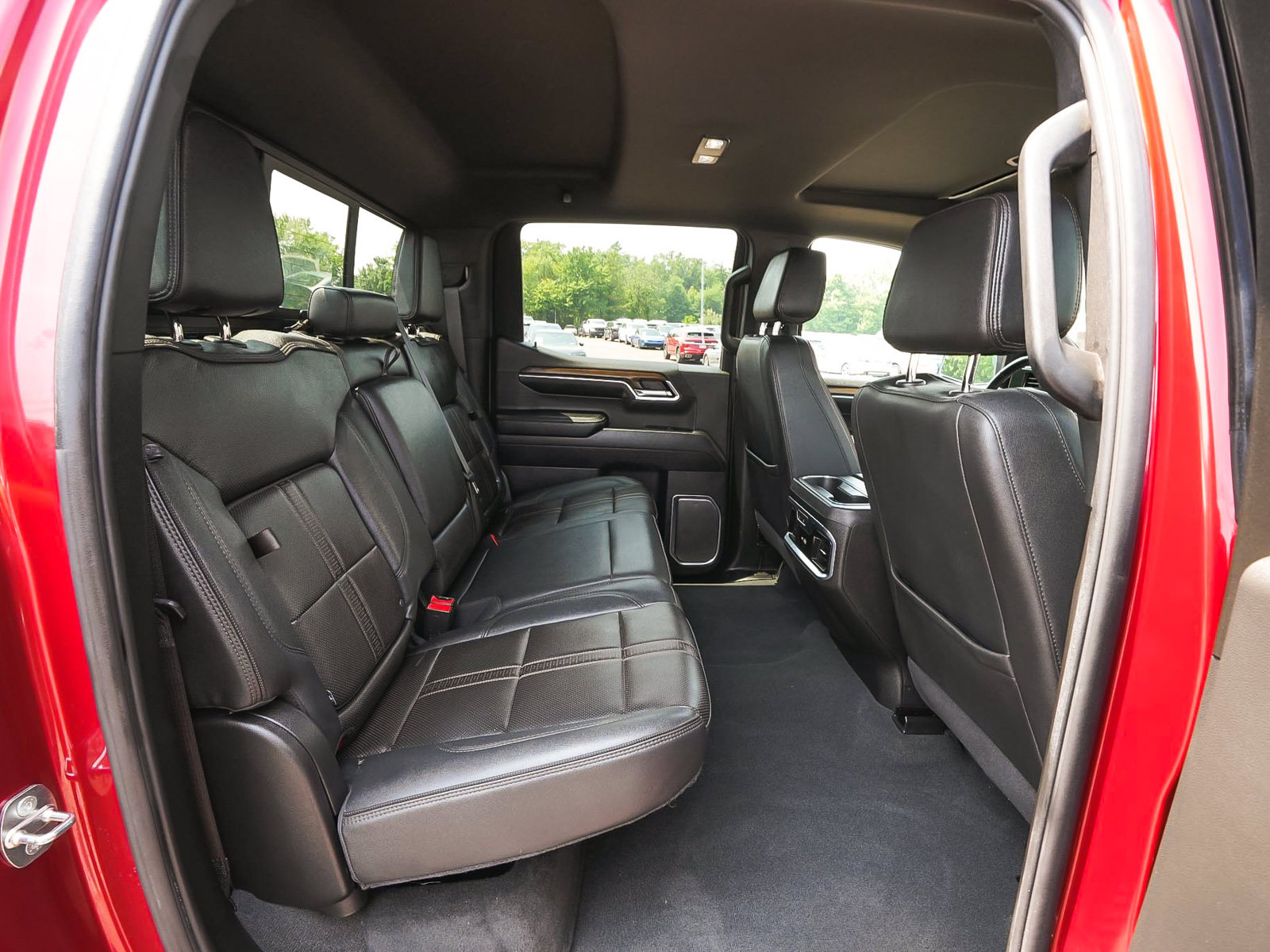 Used 2024 Chevrolet Silverado 1500 High Country w/ Technology Package AWD/4WD image 31
