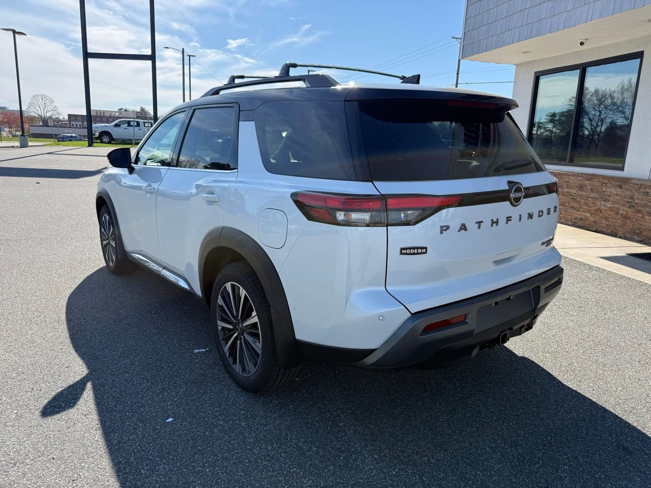 Used 2026 Nissan Pathfinder Platinum image 6