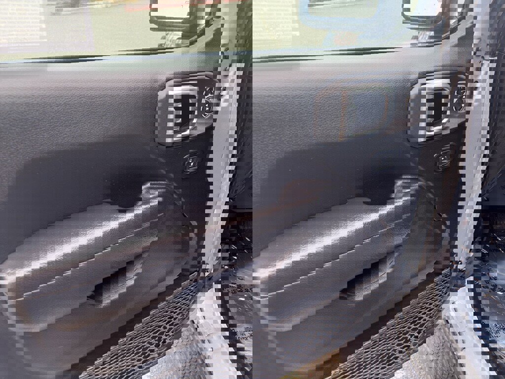 Used 2023 Jeep Wrangler Unlimited Rubicon image 8