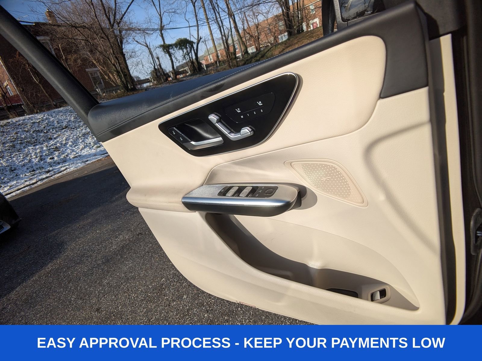 Used 2024 Mercedes-Benz GLC 300 4MATIC image 26