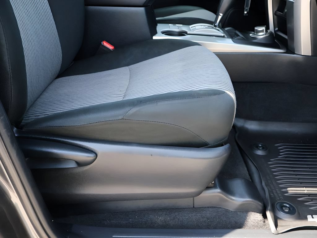 Used 2019 Toyota 4Runner SR5 AWD/4WD image 15