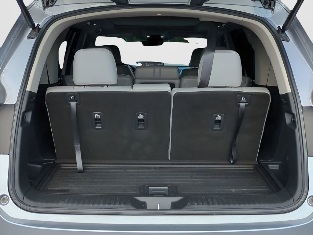 Used 2024 Honda Pilot Touring image 12