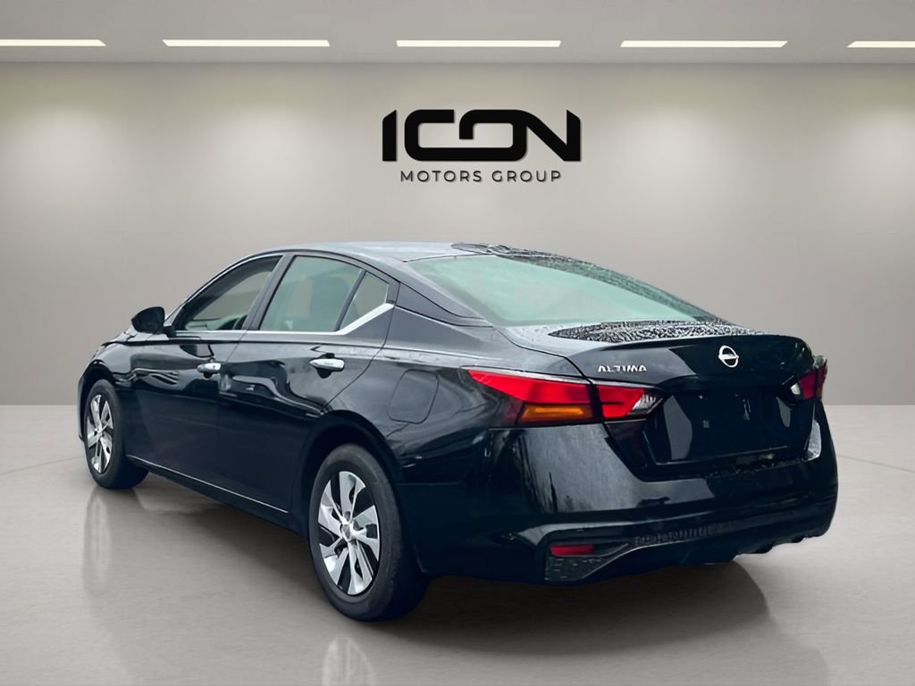 Used 2025 Nissan Altima 2.5 S FWD image 3