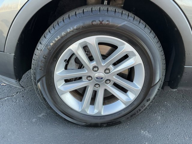 Used 2017 Ford Explorer XLT w/ Equipment Group 202A image 10