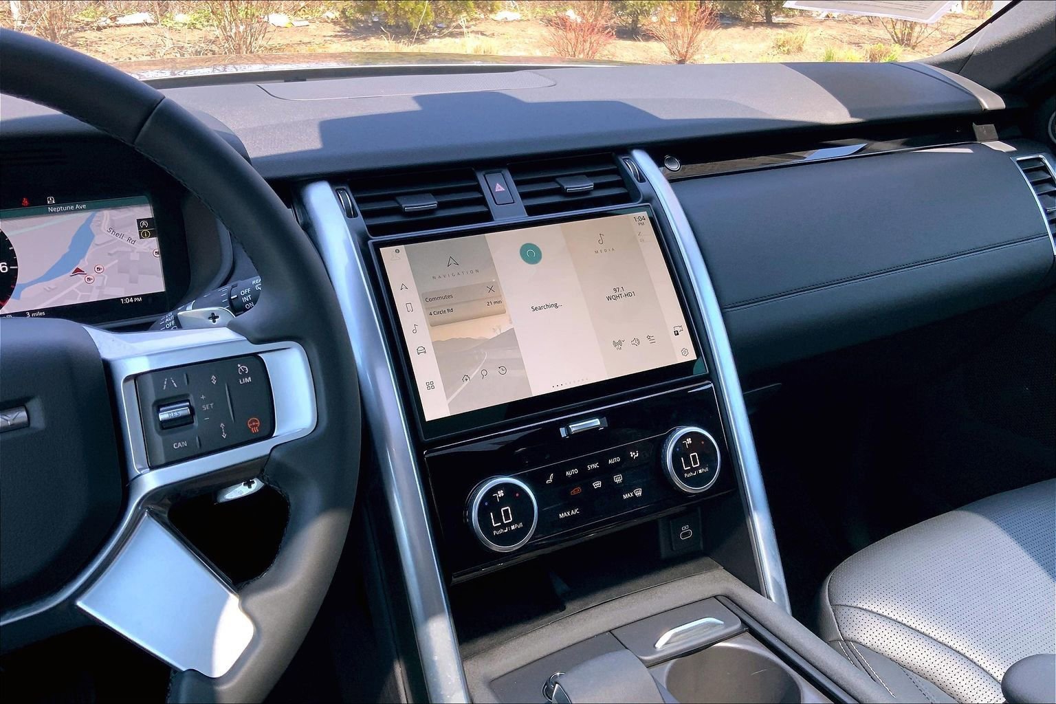 Used 2025 Land Rover Discovery S AWD/4WD image 6