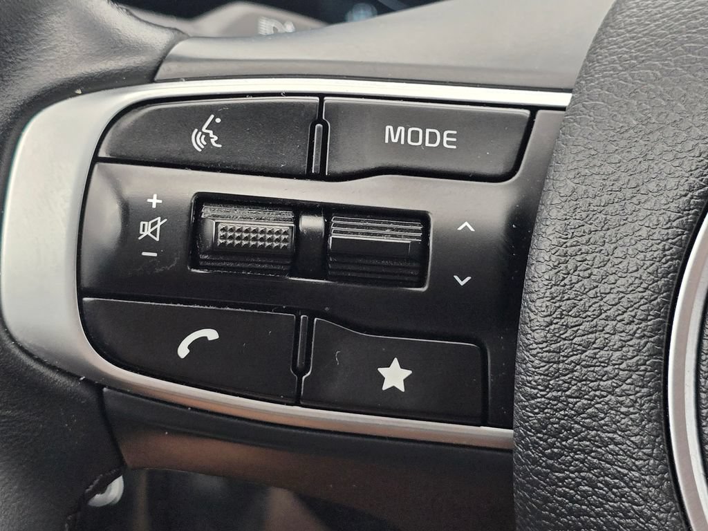 Used 2025 Kia Sportage EX FWD image 31