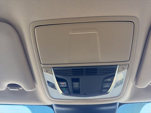 Used 2021 Acura TLX w/ Advance Package image 30