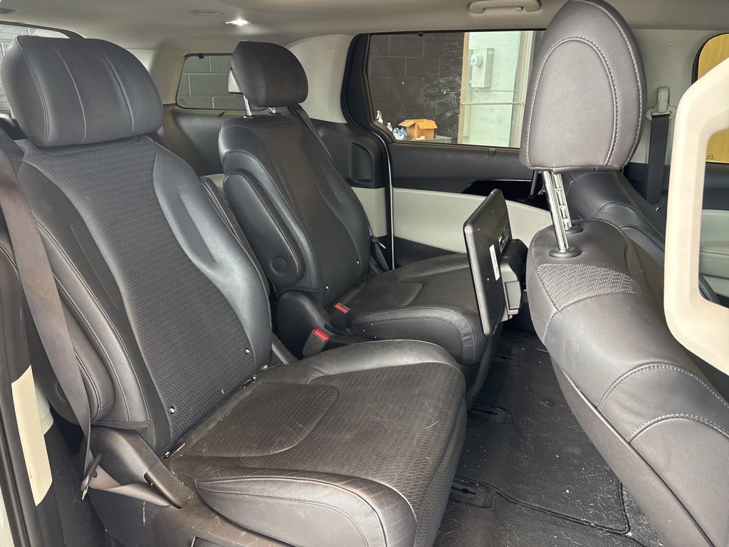 Certified 2022 Kia Carnival SX Prestige image 23