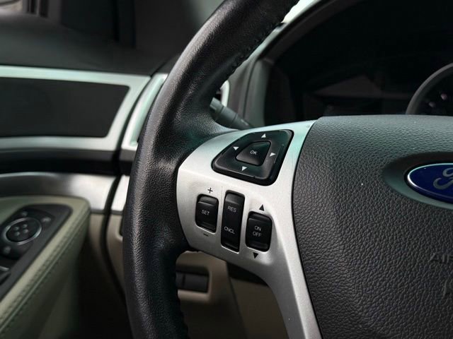 Used 2015 Ford Explorer XLT w/ Equipment Group 202B FWD image 22