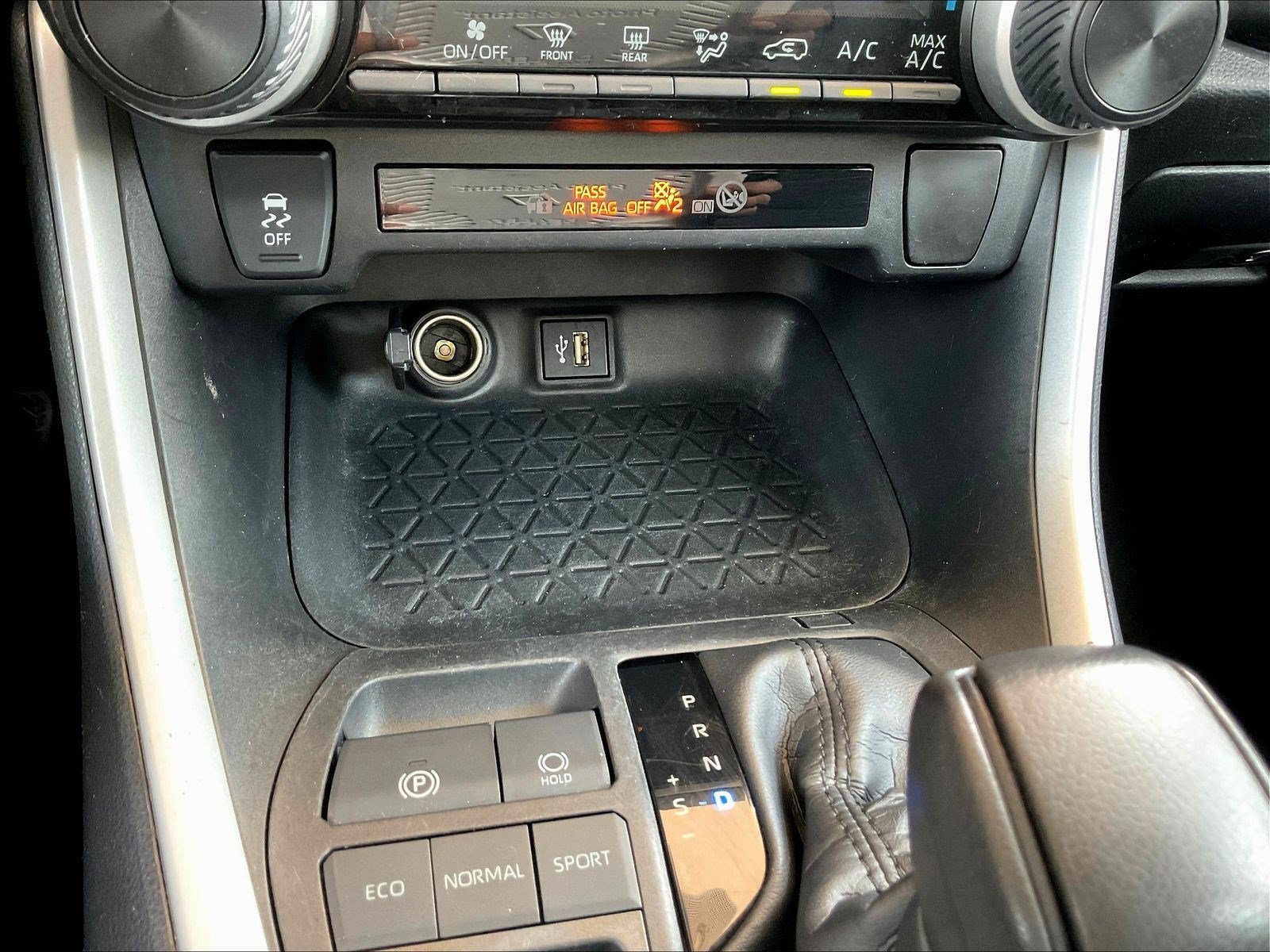 Used 2023 Toyota RAV4 LE FWD image 15