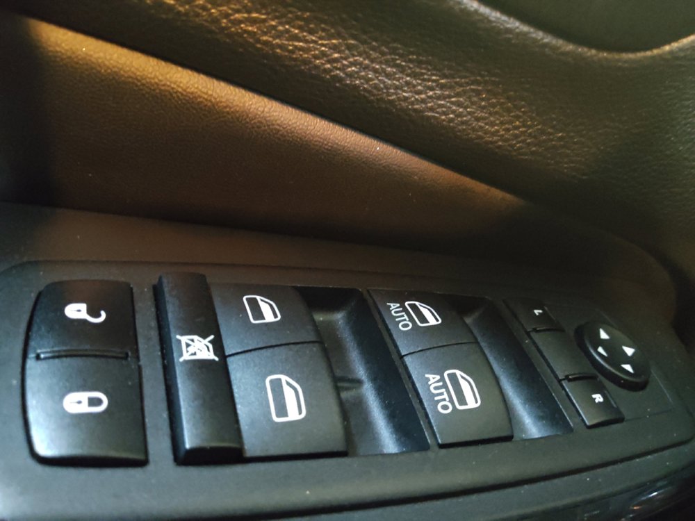 Used 2023 Jeep Cherokee Altitude Lux image 27