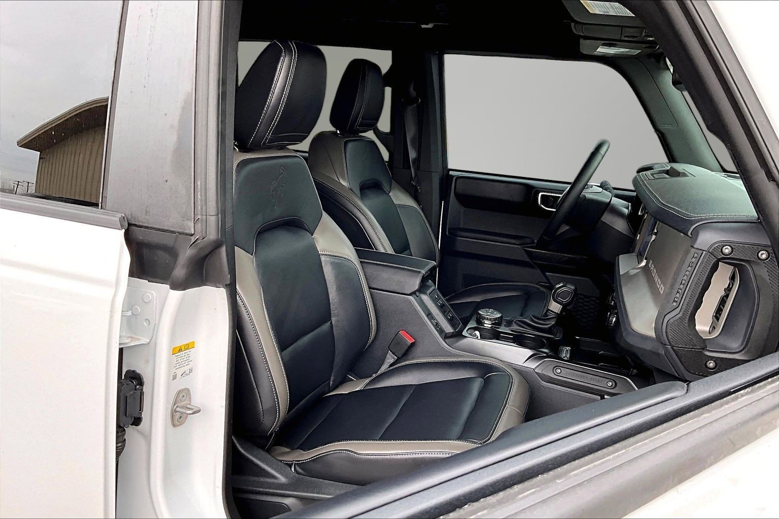 Used 2025 Ford Bronco Outer Banks image 7