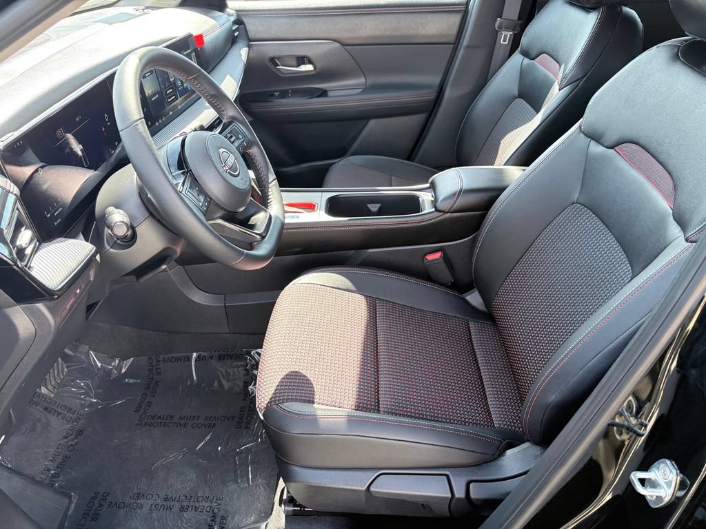 New 2026 Nissan Kicks SR AWD/4WD image 8