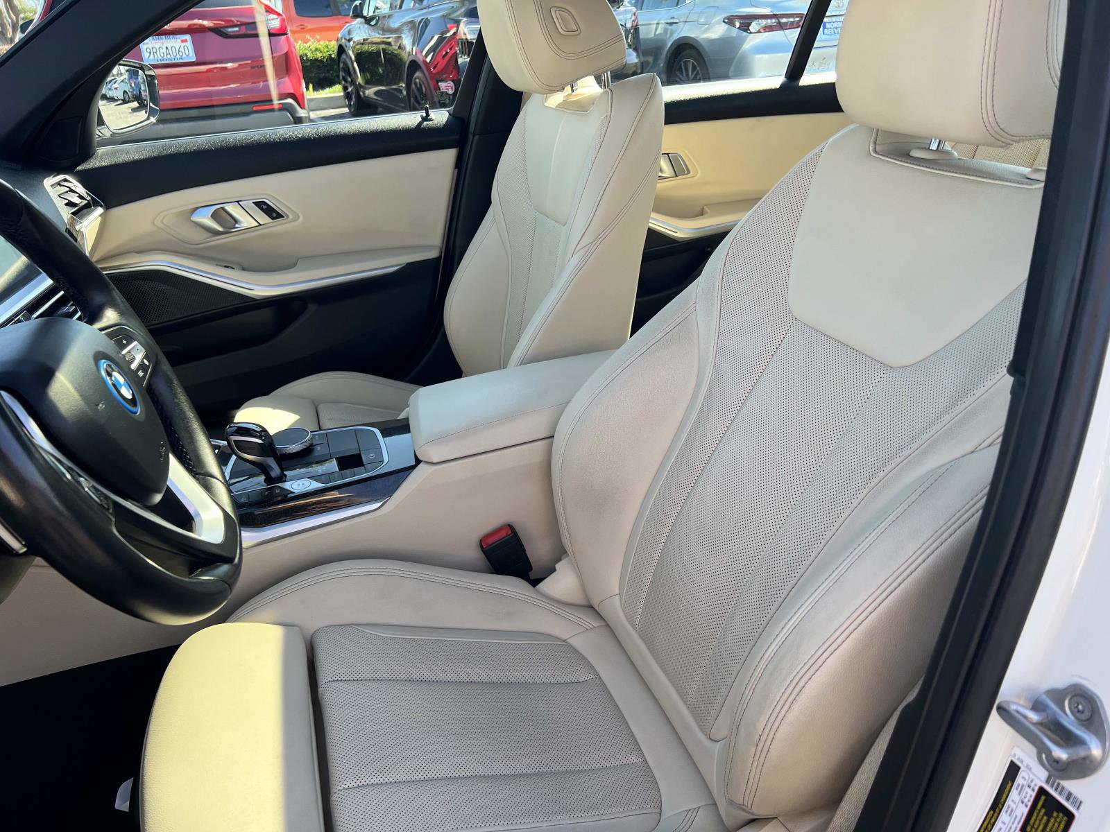 Used 2022 BMW 330e w/ Convenience Package image 19