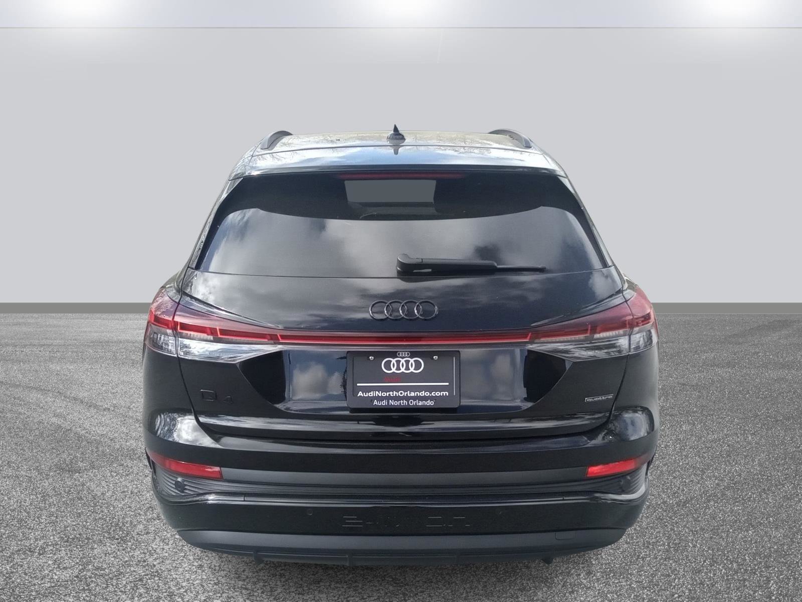 Used 2024 Audi Q4 e-tron Premium Plus w/ Premium Plus image 5