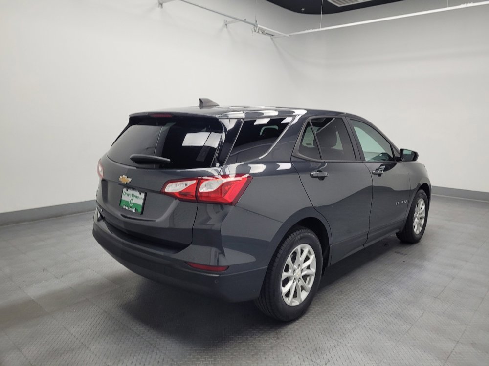 Used 2021 Chevrolet Equinox LS image 9
