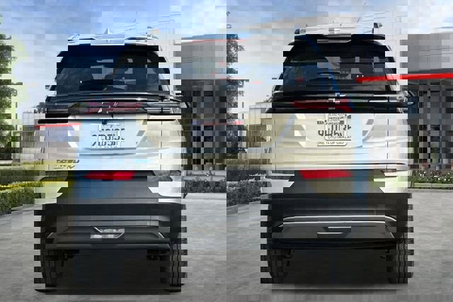 Used 2023 Chevrolet Bolt EUV LT image 5