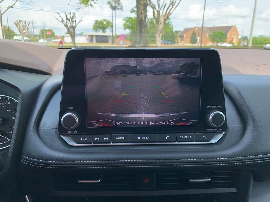 Used 2023 Nissan Rogue SV image 16