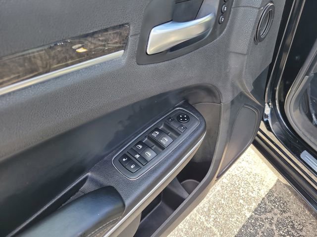 Used 2019 Chrysler 300 Limited image 9