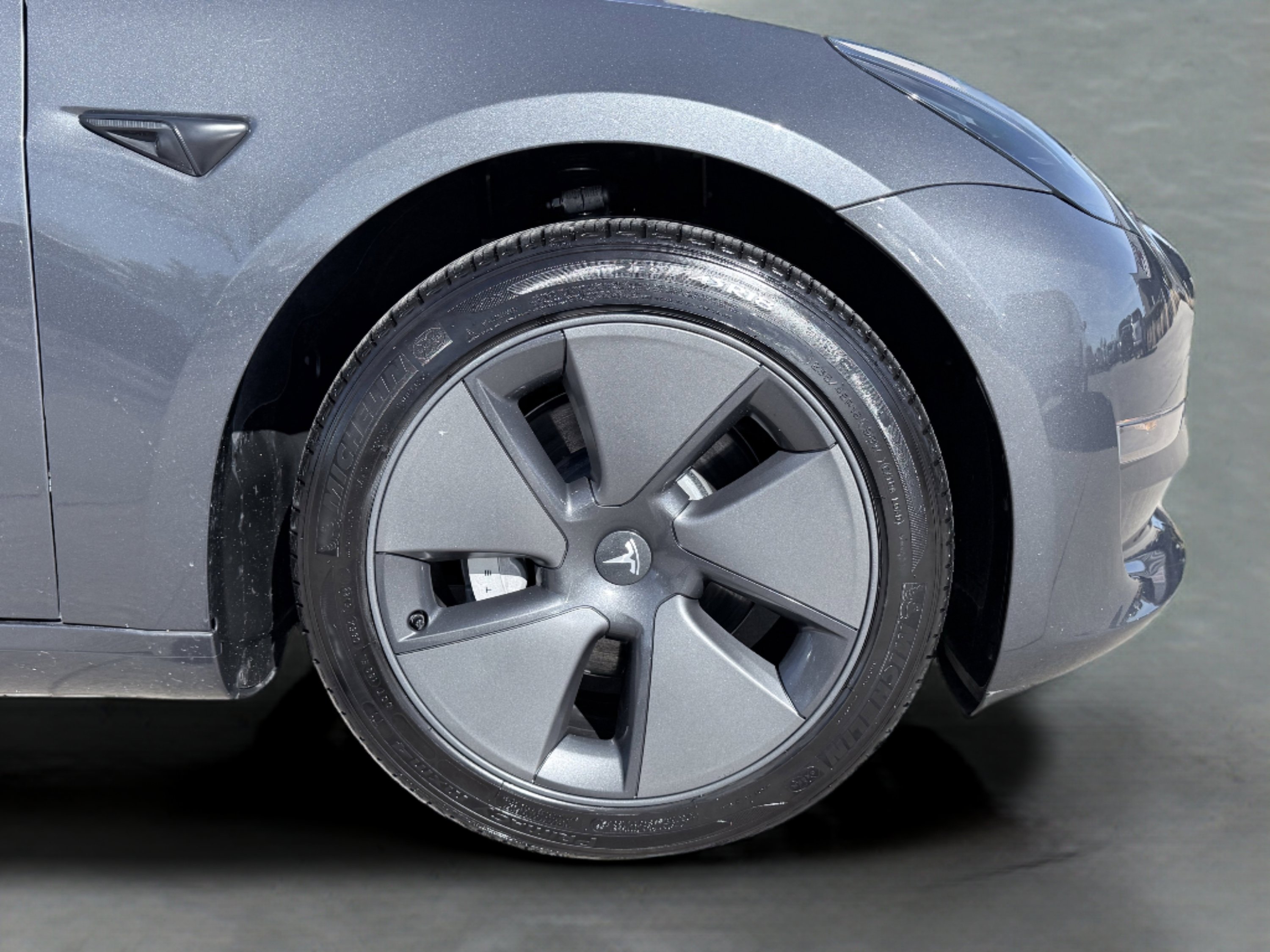 Used 2023 Tesla Model 3 Standard Range image 10