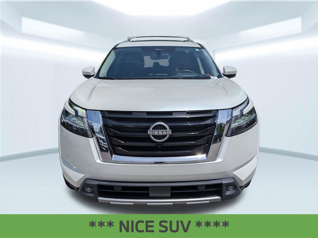 Used 2022 Nissan Pathfinder Platinum w/ Lighting Package (N93) FWD image 11