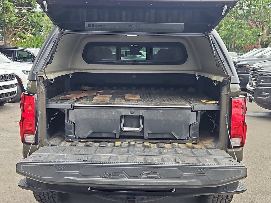 Used 2025 Chevrolet Colorado Trail Boss AWD/4WD image 10