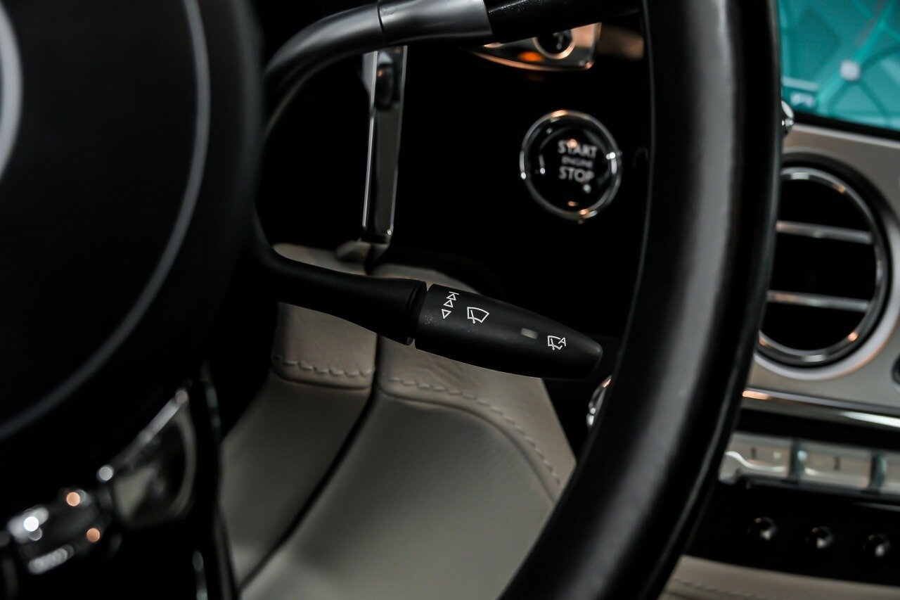 Used 2016 Rolls-Royce Ghost RWD image 32