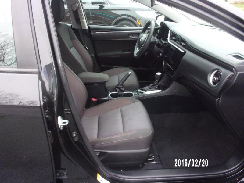 Used 2018 Toyota Corolla LE image 12