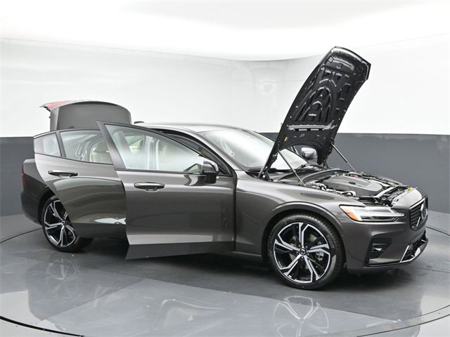 Used 2025 Volvo S60 B5 Plus w/ Protection Package Premier image 47