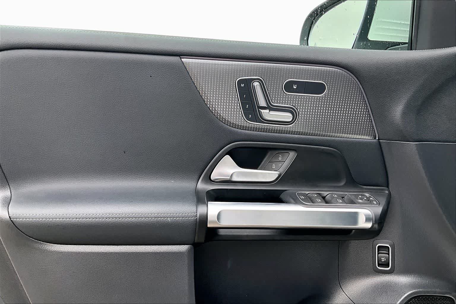 Certified 2023 Mercedes-Benz EQB 300 4MATIC image 21