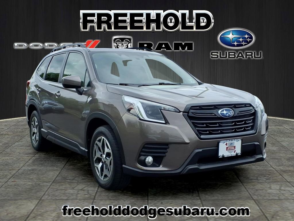Certified 2023 Subaru Forester Premium AWD/4WD image 1