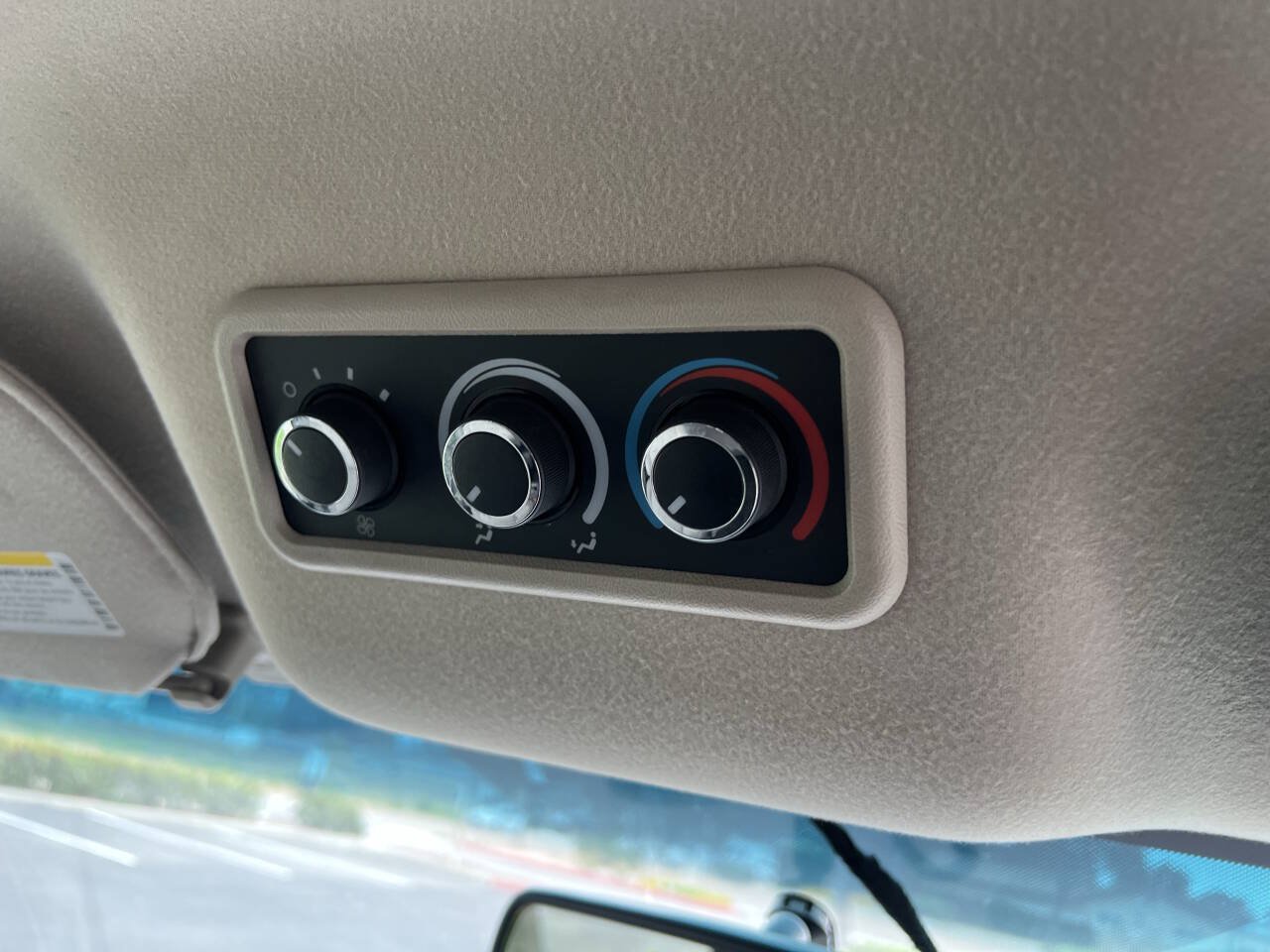 Used 2018 Chevrolet Express 3500 LT w/ LT Preferred Equipment Group RWD image 18
