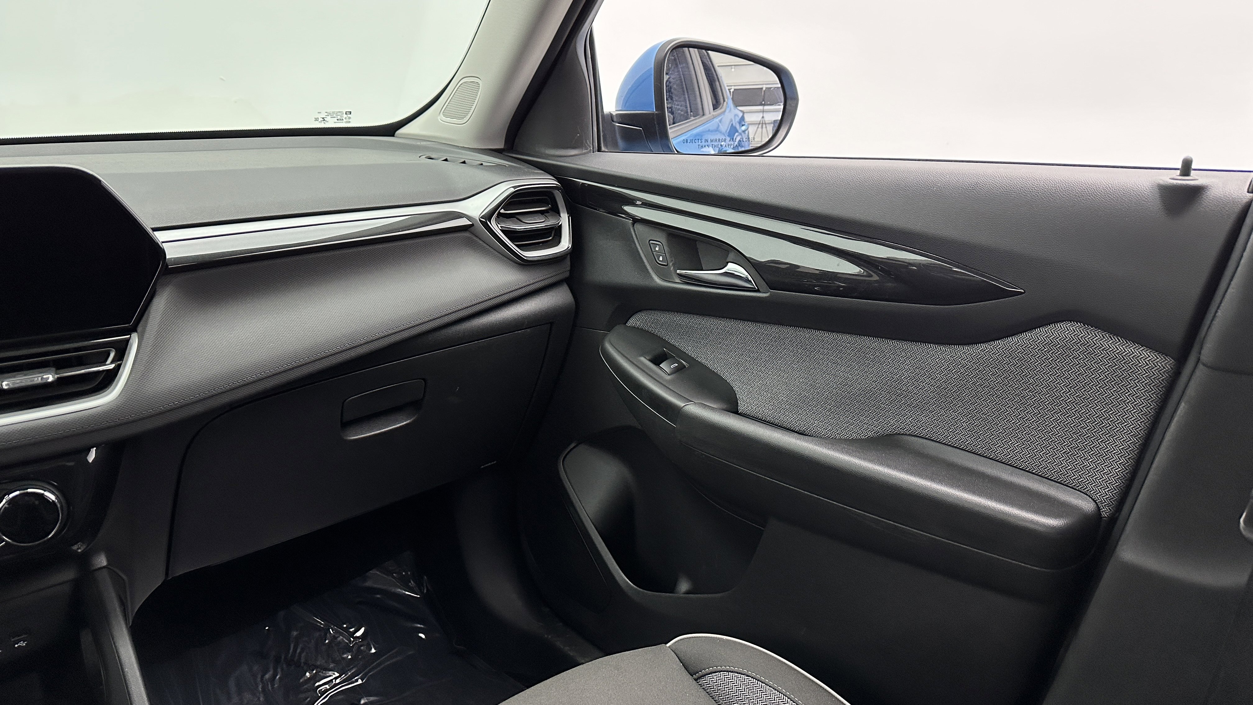 Used 2025 Chevrolet TrailBlazer LT image 25